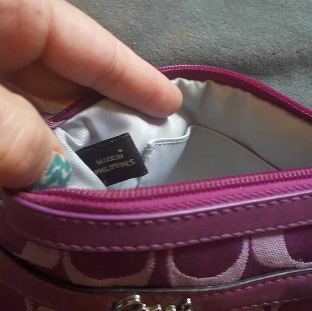Authentic COACH wristlet - Picture 11 of 11
